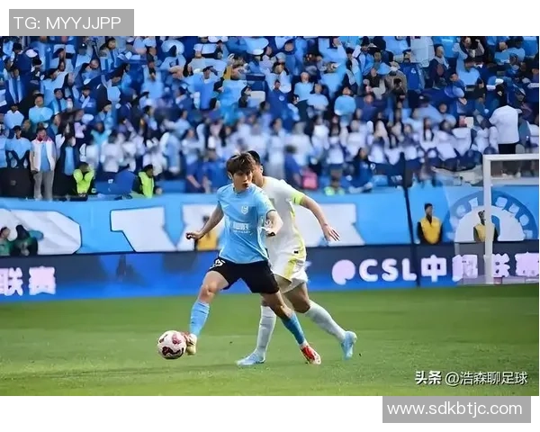 美国球星观赏中国足球联赛精彩瞬间 深度解析中超发展潜力与挑战
