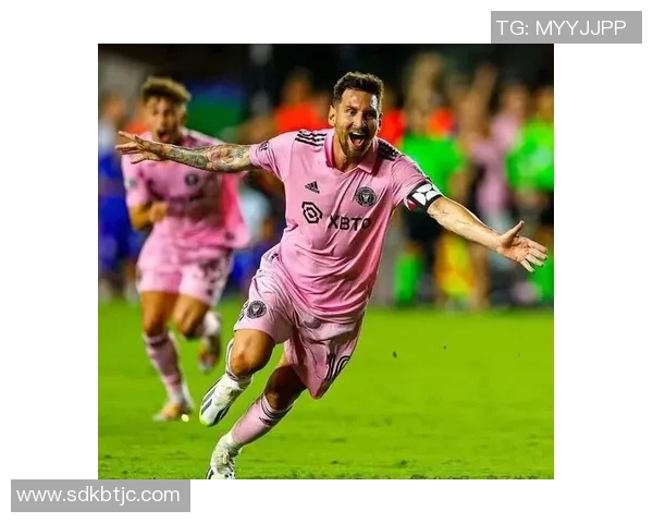 四十岁依然活跃的足球球星:探秘他们如何保持巅峰状态 四十岁依然活跃的足球球星:探秘他们如何保持巅峰状态